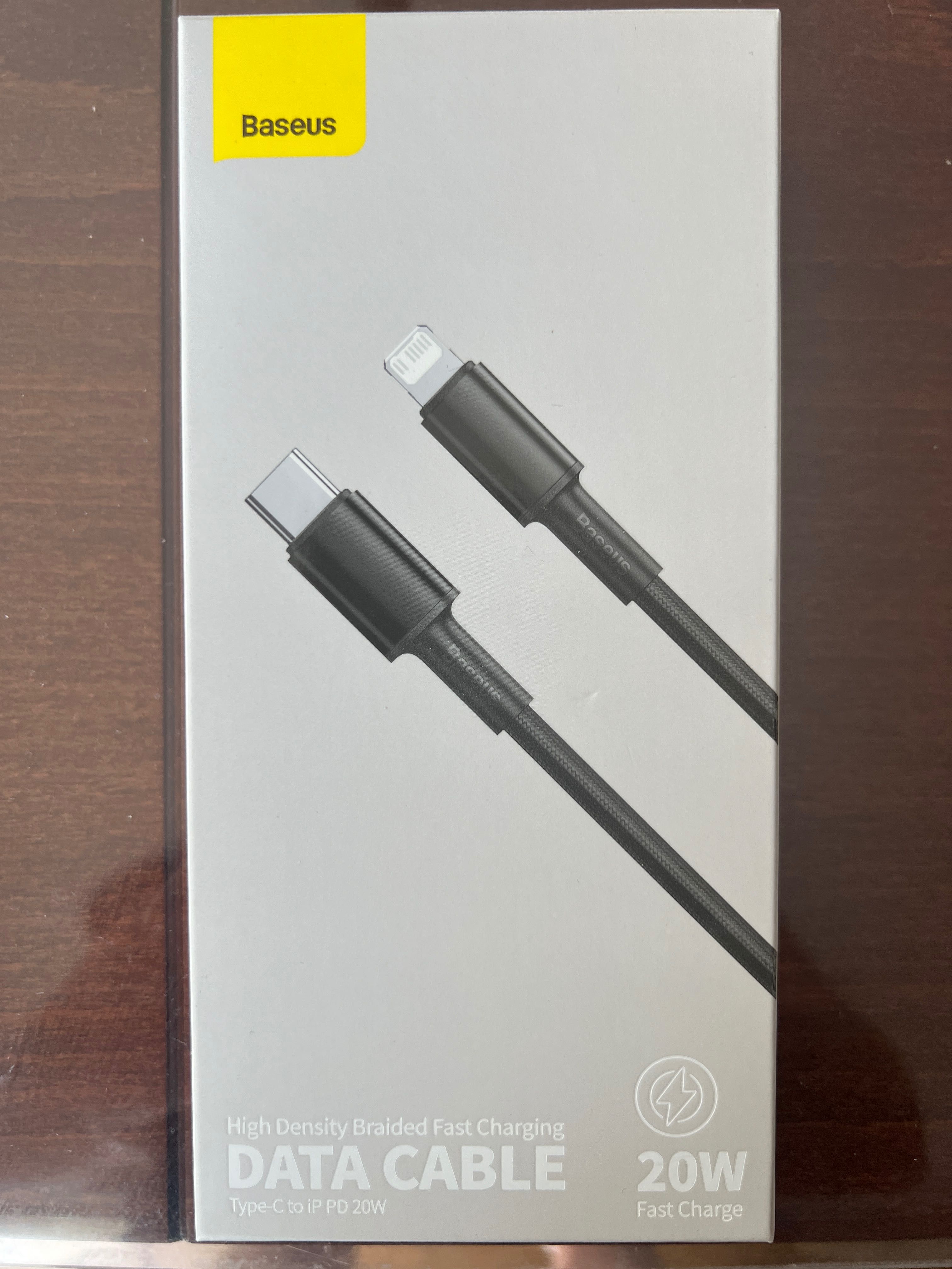 Зареждащ кабел за iPhone / USB-C to Lightning