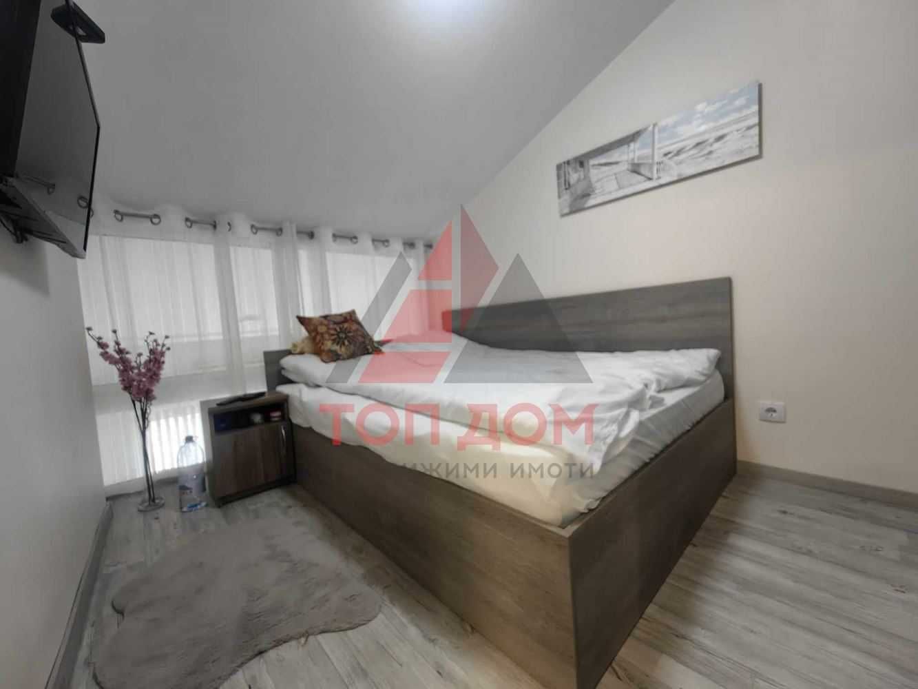 Тристаен! Бизнес хотел! Площ 87кв.м.! 12-ти етаж! ЕПК! Код 73502