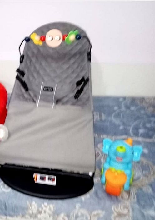 Продам дёшево детский шезлонг