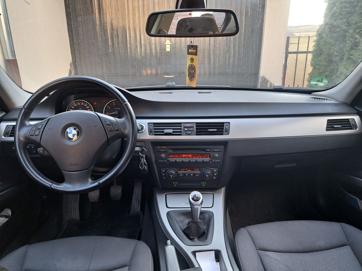 Vând BMW 318 I berlină