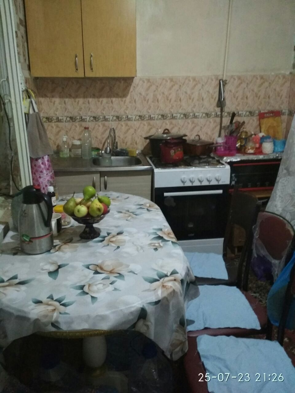 Uy sotiladi 2 hona