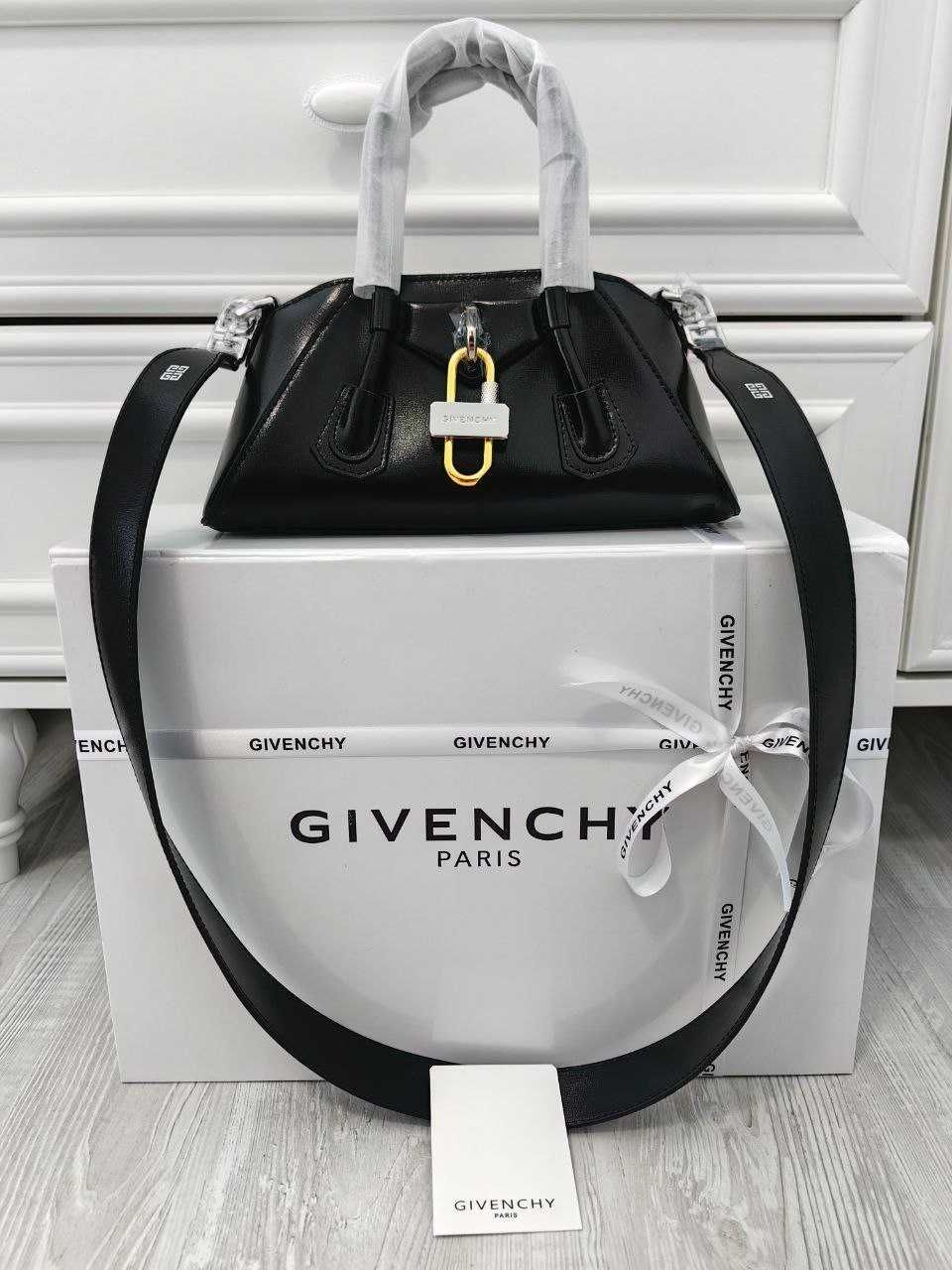 Дамска Чанта GIVENCHY Mini Antigona Stretch leather 100% BB50RHB1NF
