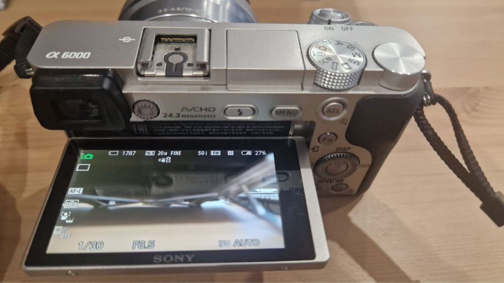 Sony a6000 в отлином состояний