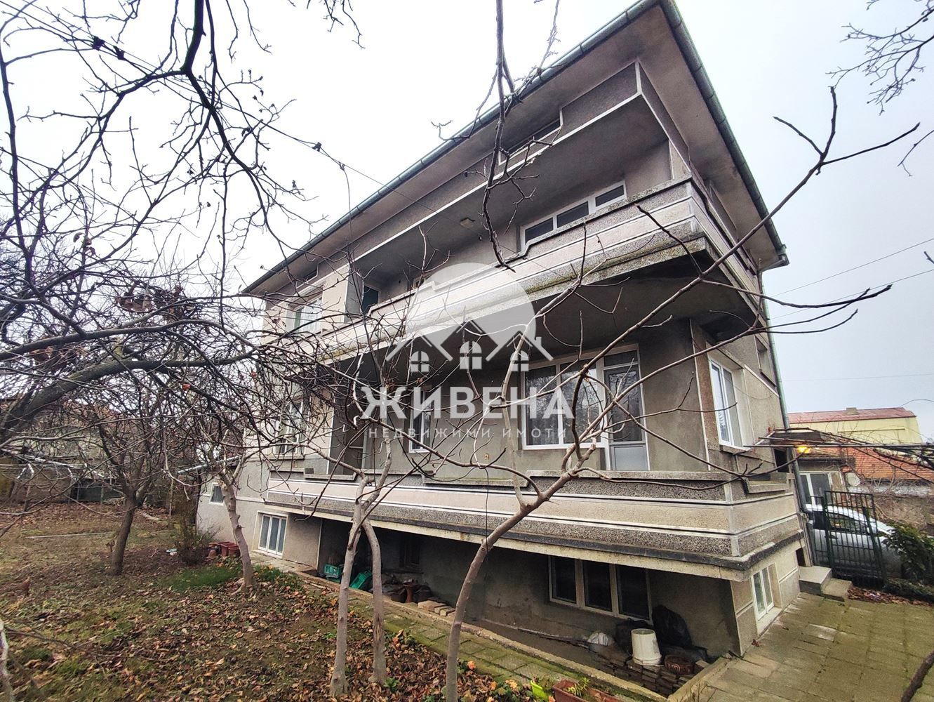 Голяма къща за продажба в центъра на село Старо Оряхово, обл. Варна
