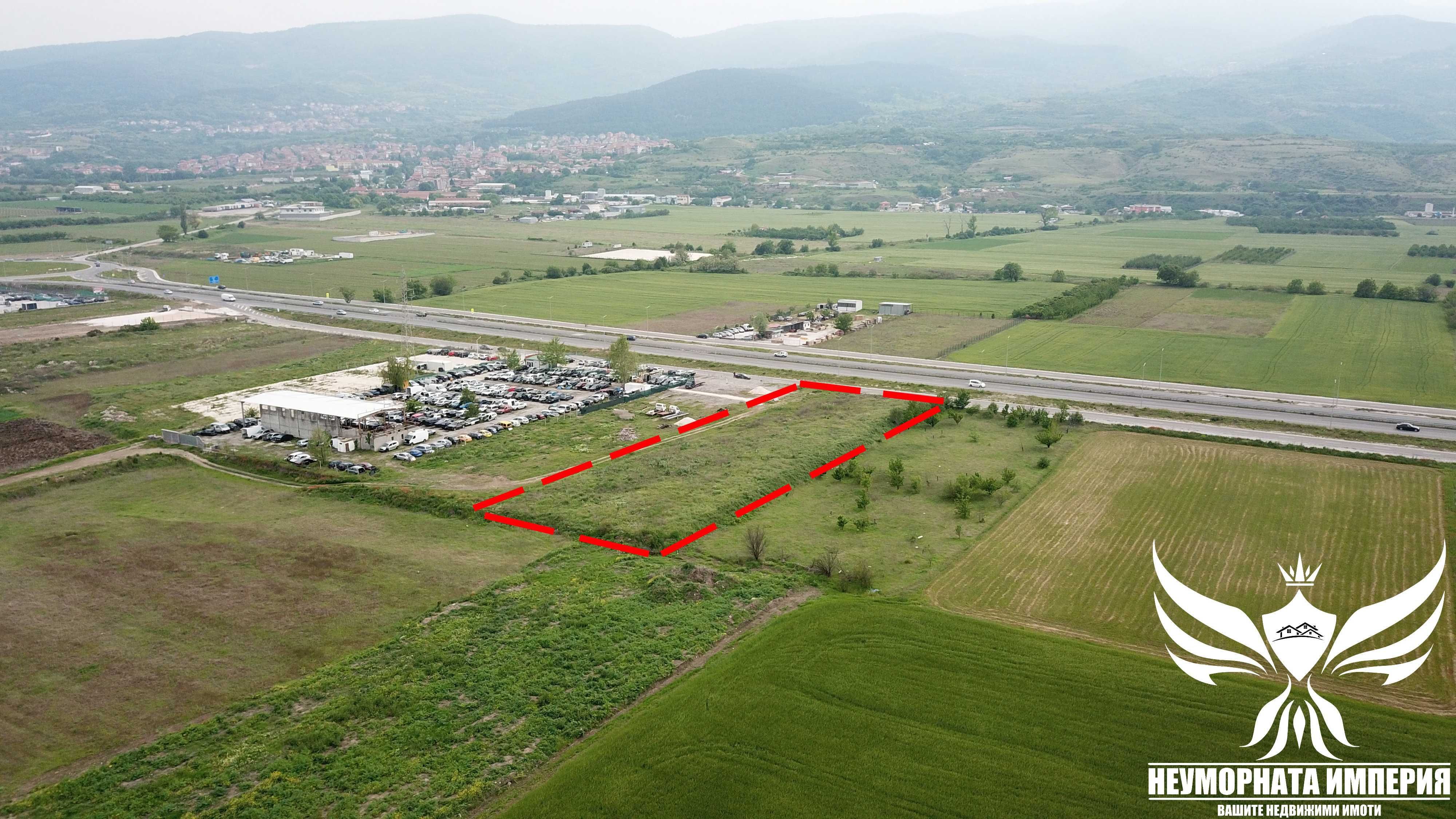 Продавам земя 4450кв.м. преди КЦМ на първа линия към Пловдив