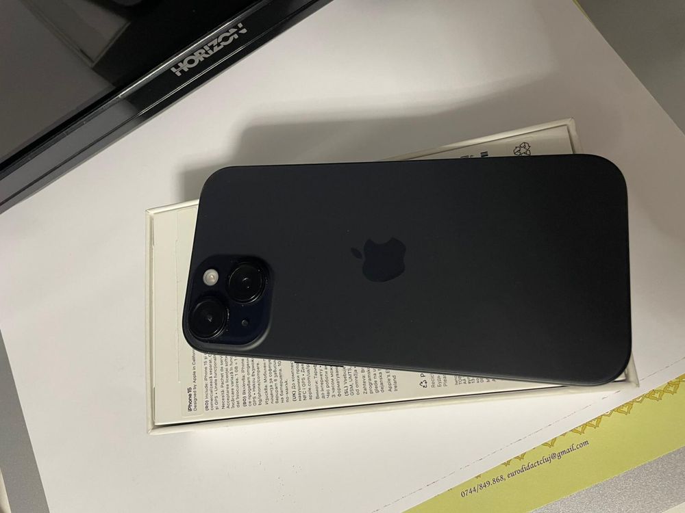 Vand IPhone 15 impecabil