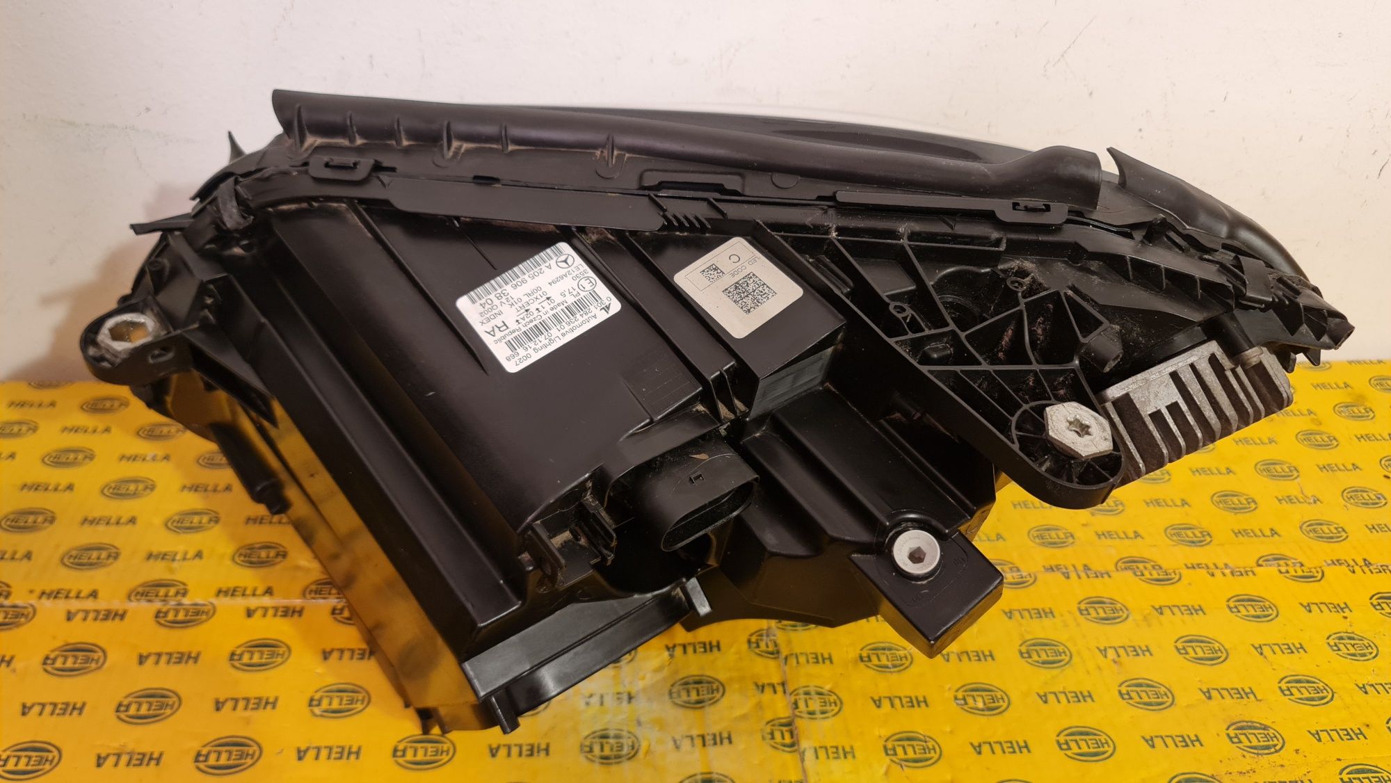 Far dreapta full led adaptiv ILS Mercedes C w205 hybrid albastru