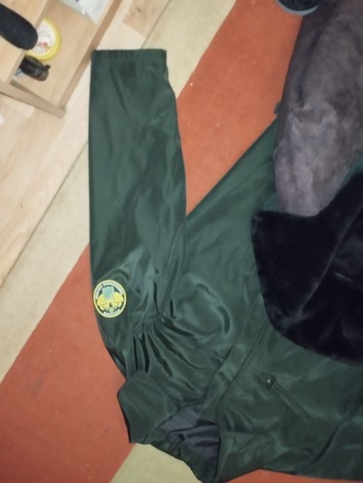 Продам зимний бушлат с комбинезоном , таможня России.