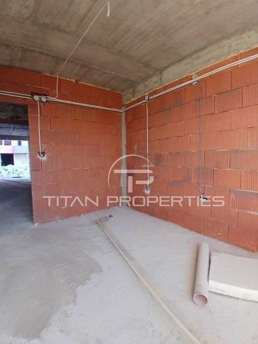 Тристаен апартамент в Остромила