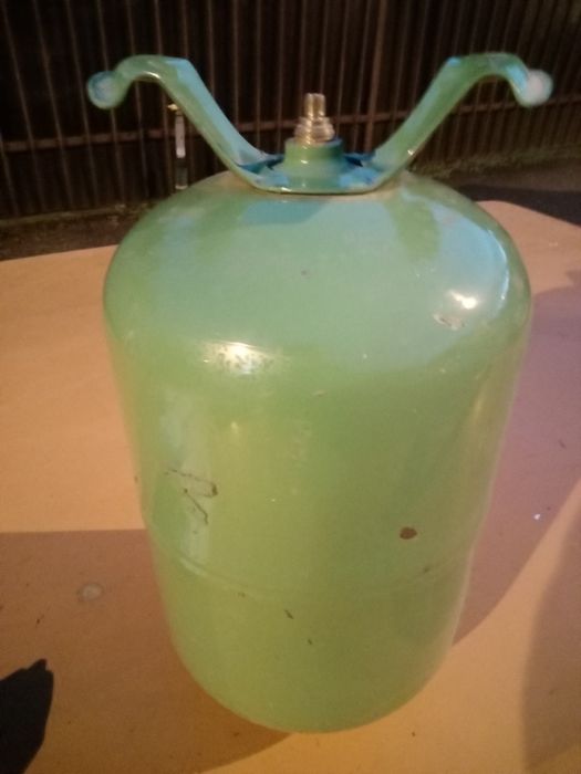 Vând butelie pentru gaz, aer comprimat,