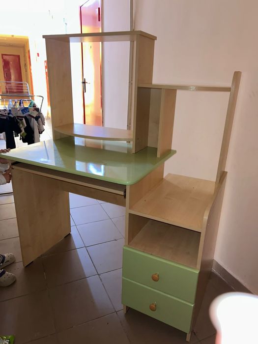 Продам компьютерный стол