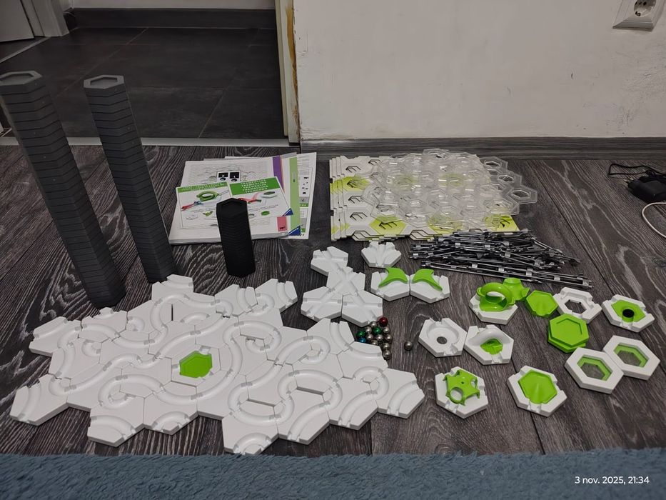 Vând joc Gravitrax+3 extensii+o platforma