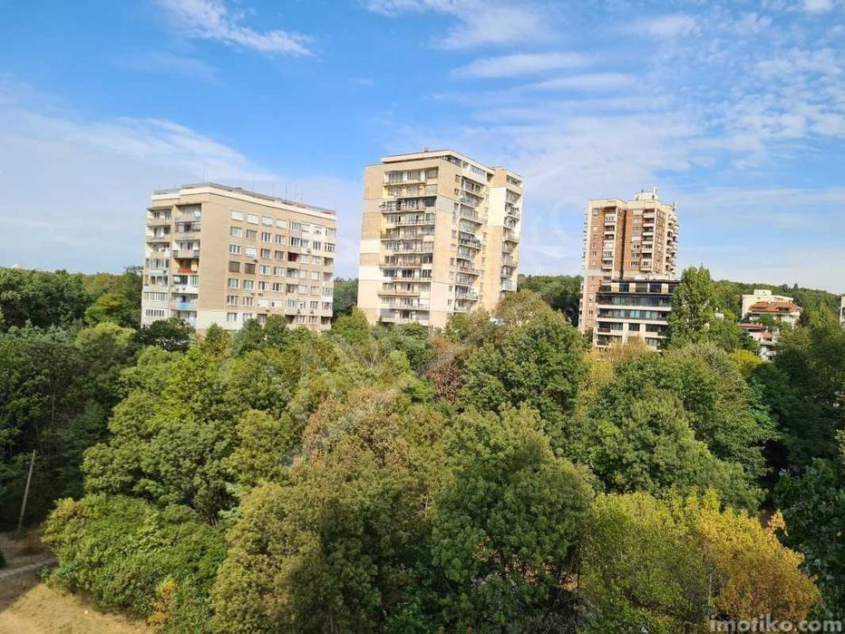 Дава се под наем Тристаен апартамент в София, Изгрев - 120 кв.м за 1000 € - Снимка #13