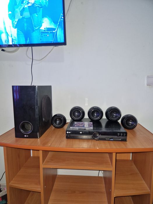 Vand boxe Tip 5.1 LG HT304SU in stare buna de functionare