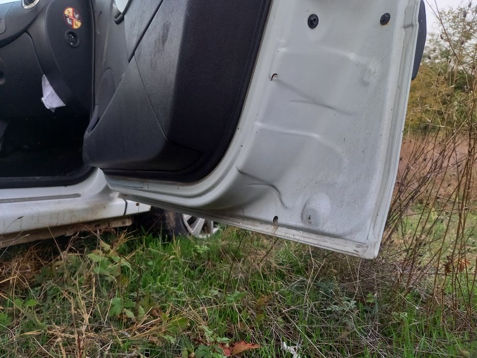 Usa Logan Mcv Usi stanga dreapta stanga 1.5dci euro5 fata spate alb