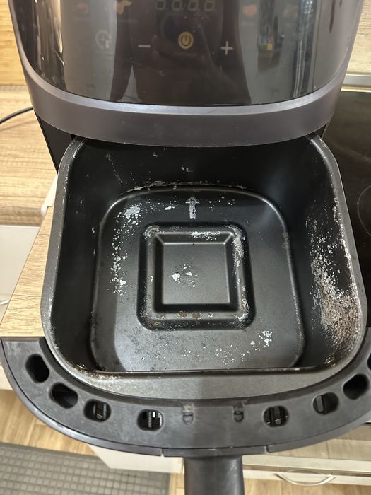 Air Fryer 8L – 2400W, отлично работещ