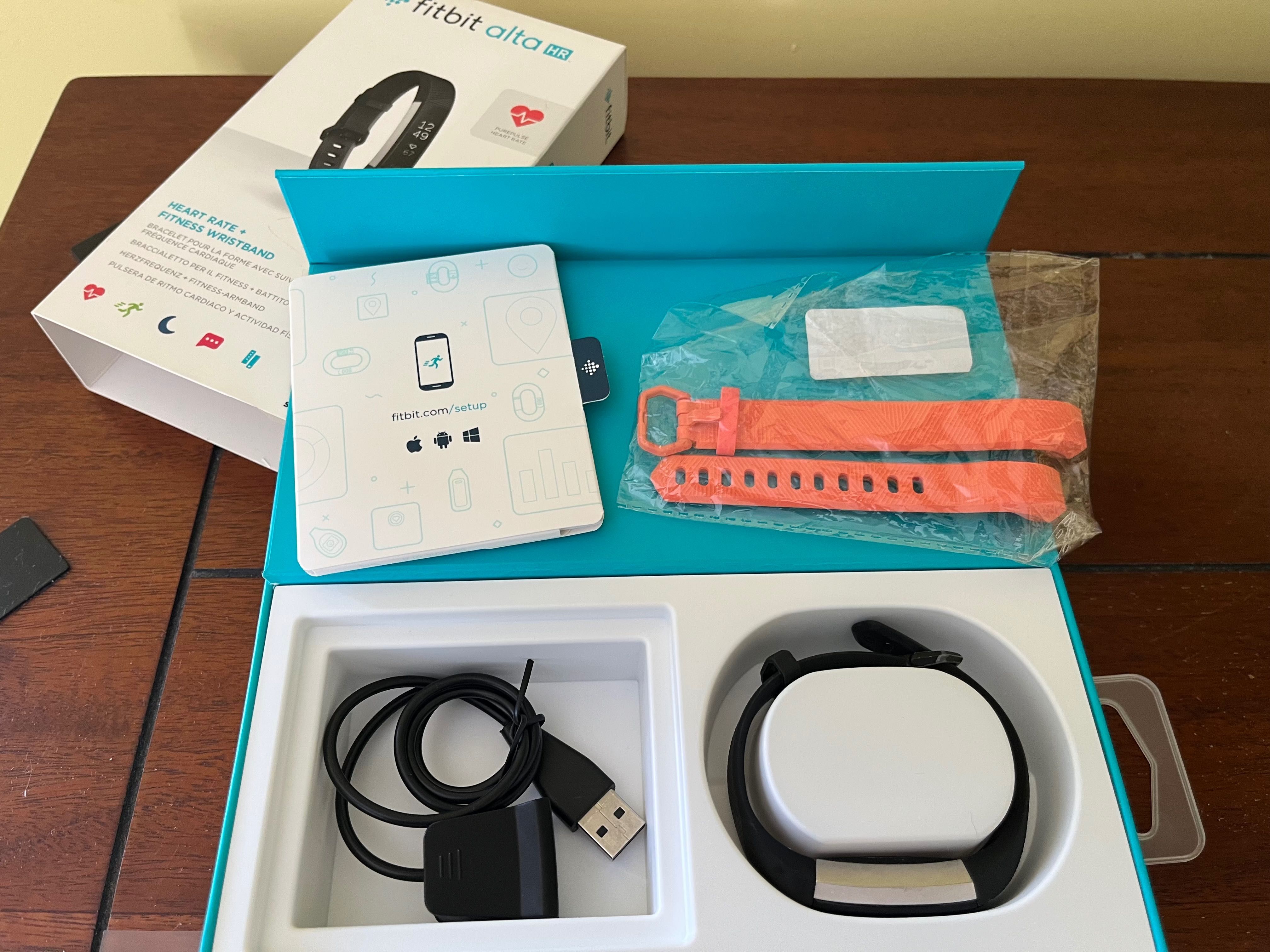 Smart часовник Fitbit Alta HR