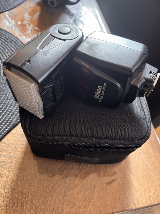 Светкавица Nikon sb 700