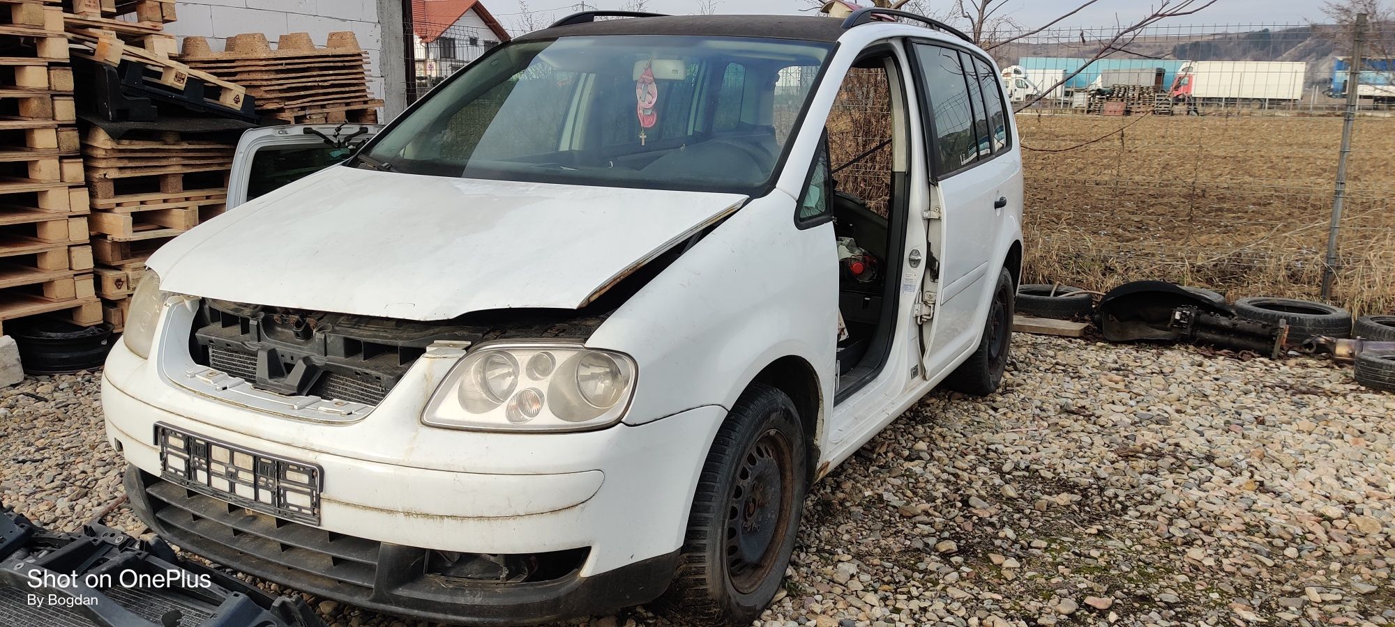 Vindem piese rezultate din dezmembrarea unui Volkswagen Touran