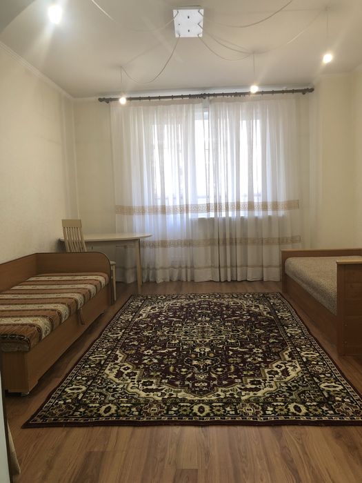 Возьмем на подселение девушку