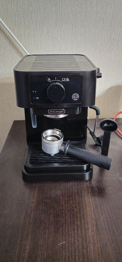 Кафемашина DELONGHI EC 235.BK