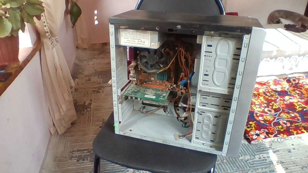 Компьютер ишлатилган ҳолда сотилади.