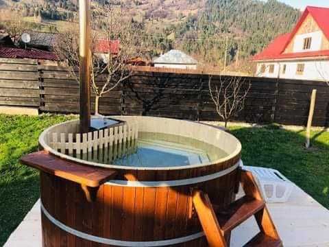 Ciubar din Lemn cu Soba inox pentru apa sarata de la ciubarar.ro