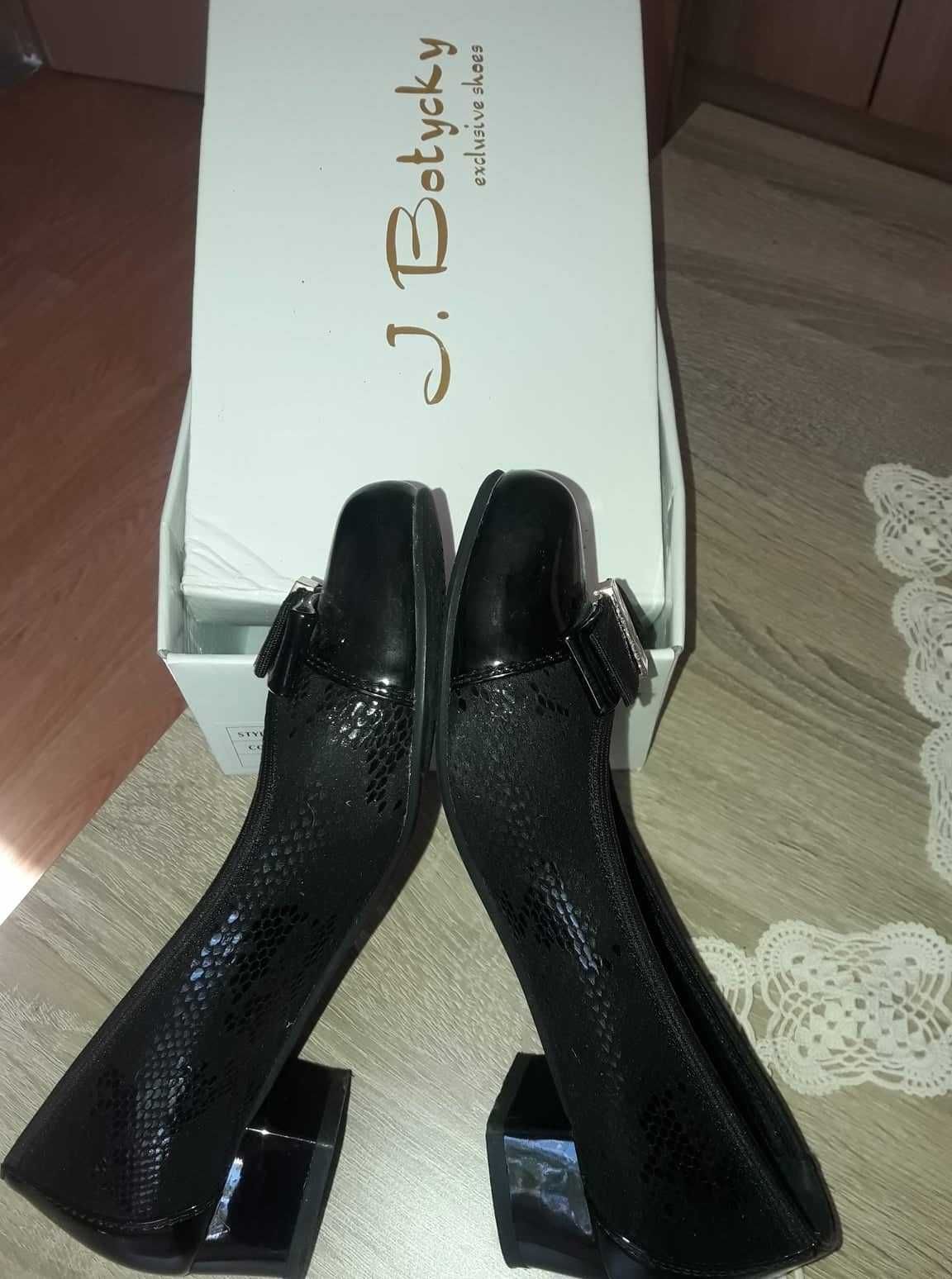 Дамски обувки черни 36 номер + подарък обувки