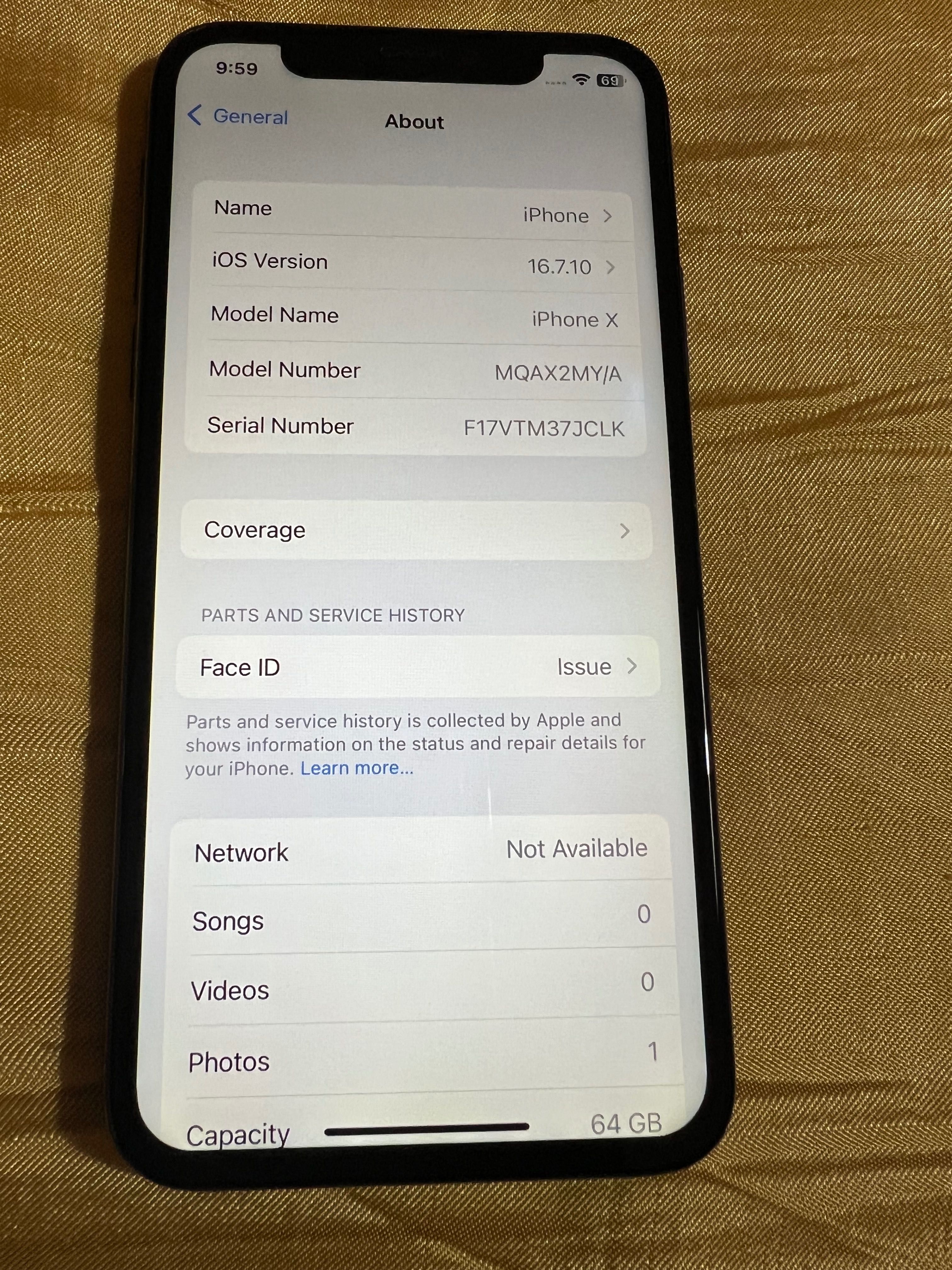 iPhone X -64GB,Black,зарядно,не е заключен