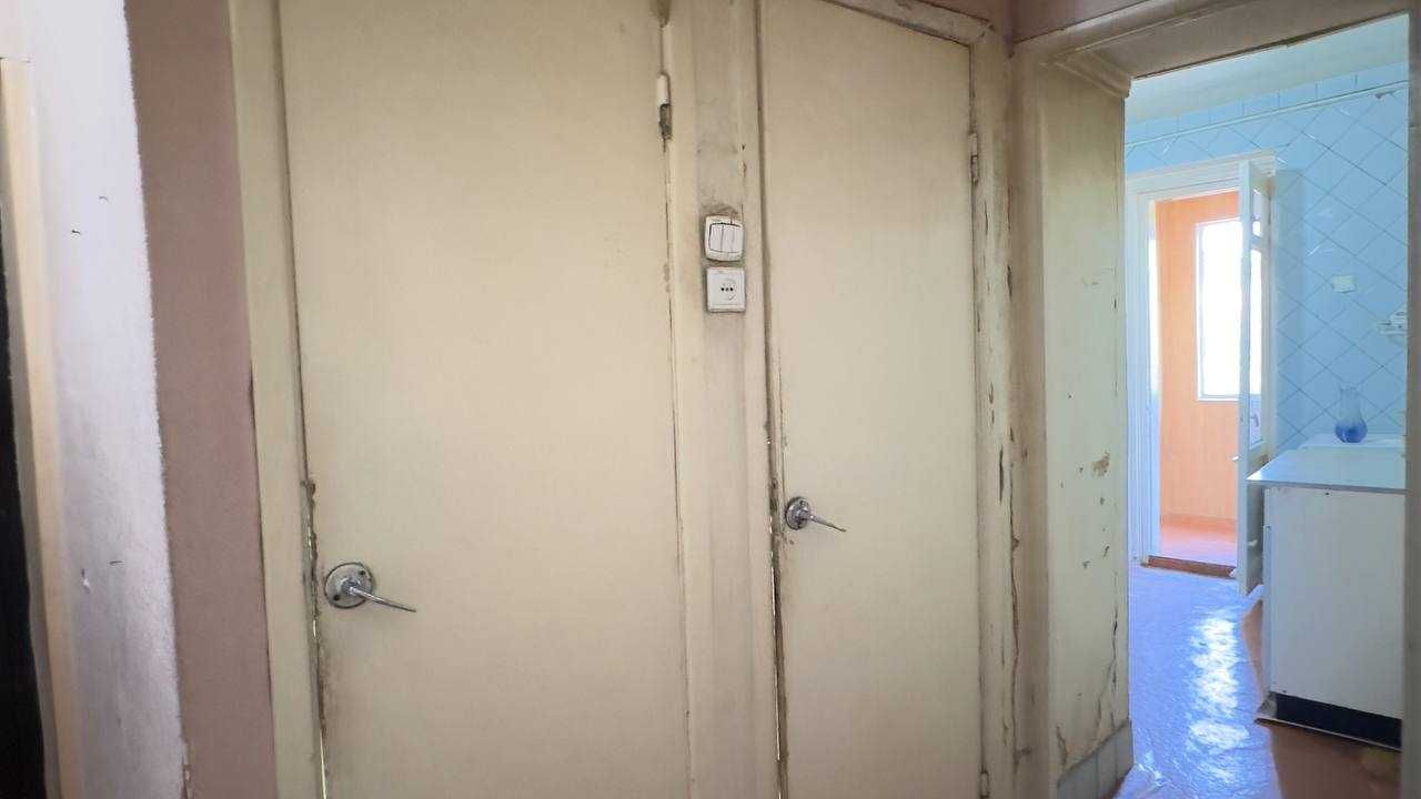 Продаётся 2-комнатная 
Ц-13 Корзинка на Абая

55 м²