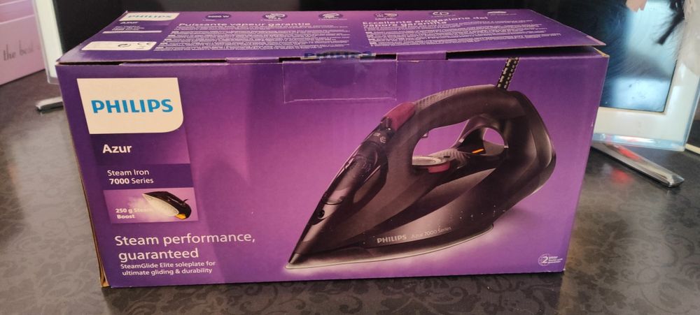 Ютия Philips Azure Series 7000 DST7061