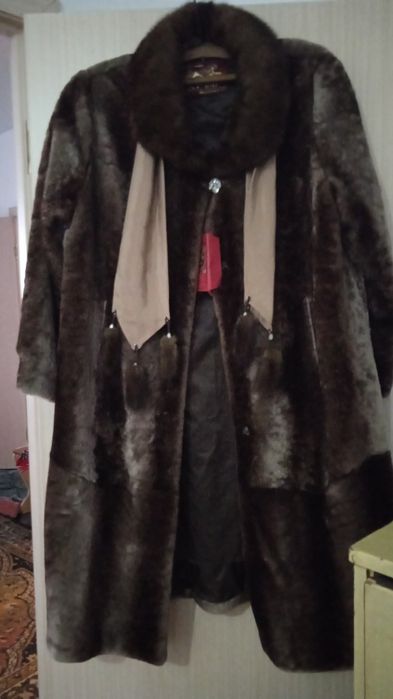 Продам шубу цвета барс