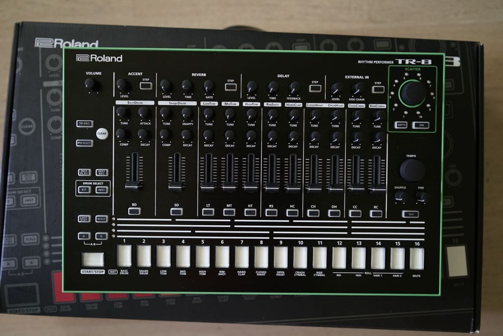 Roland Aira TR8 Drum Machine