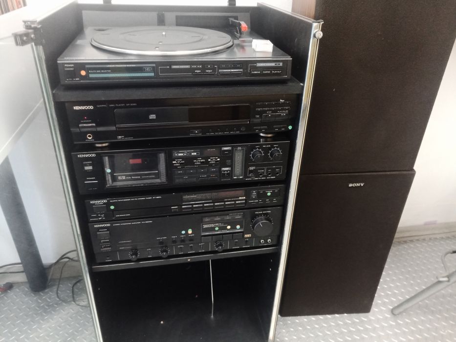 Аудио система Kenwood, с тон колони Sony SS 37,