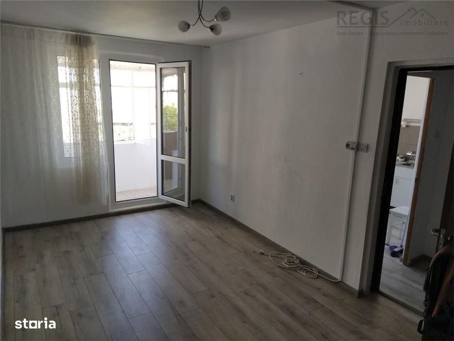 Garsoniera renovata, decomandata, cu balcon, Astra