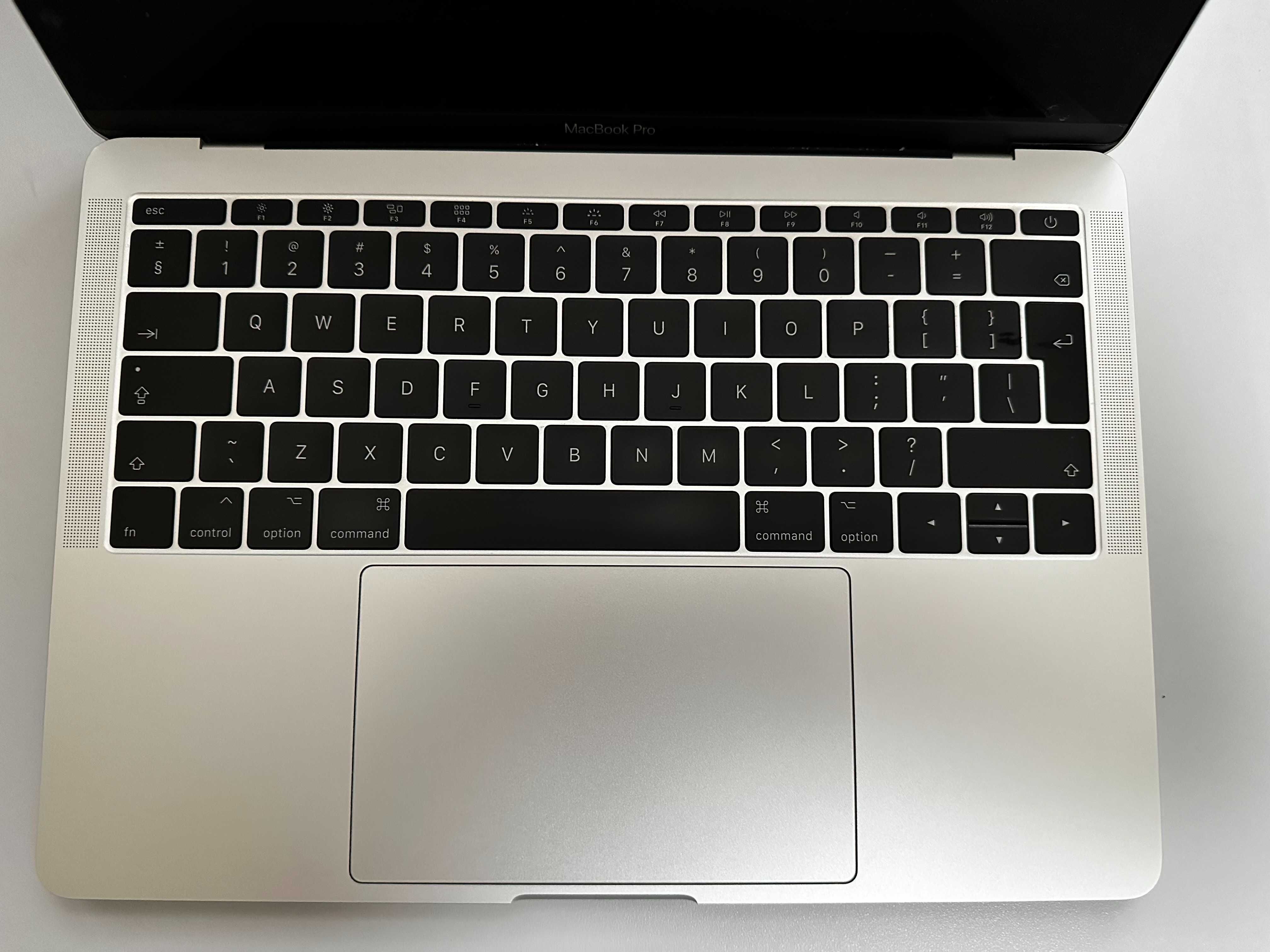 Apple MacBook PRO  + подарък раница