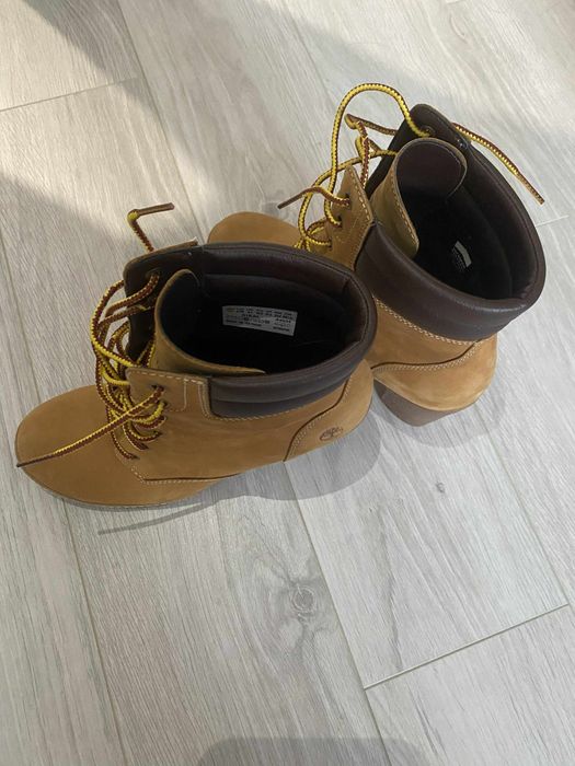 Дамски обувки Timberland с ток 120лв