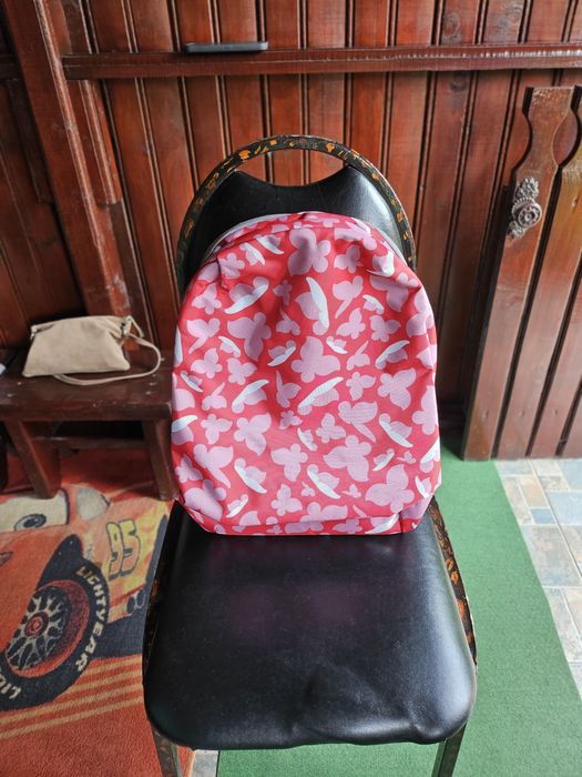 Ghiozdane noi, cu etichetă- 4 bucăți