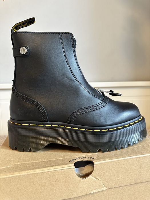Dr. Martens Jetta 39