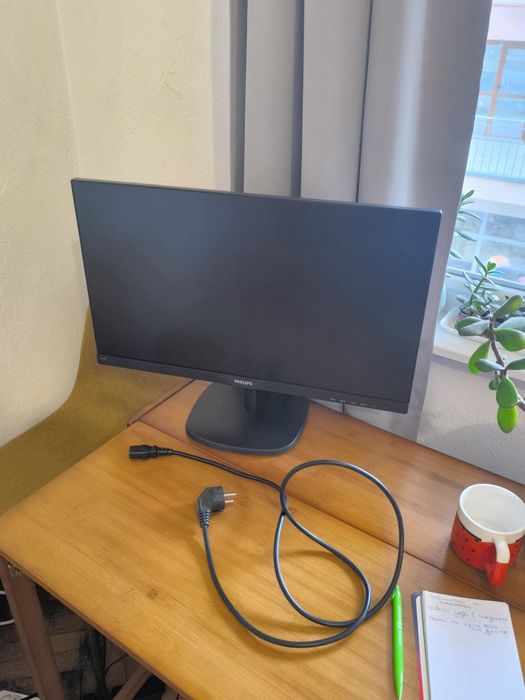 LCD монитор Phillips 24' инча Full HD 1920 x 1080