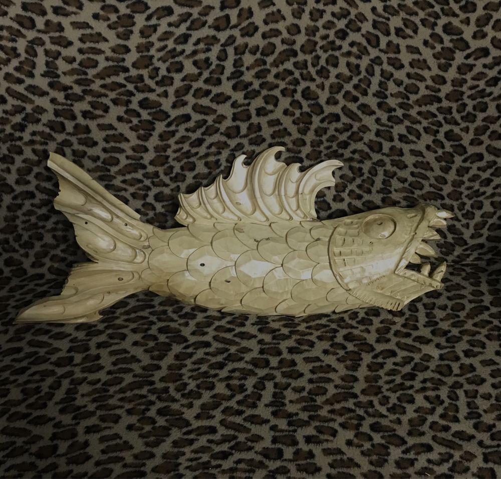 Декоративная резная рыба “инь- янь” и декоративная рыба “зубастик”