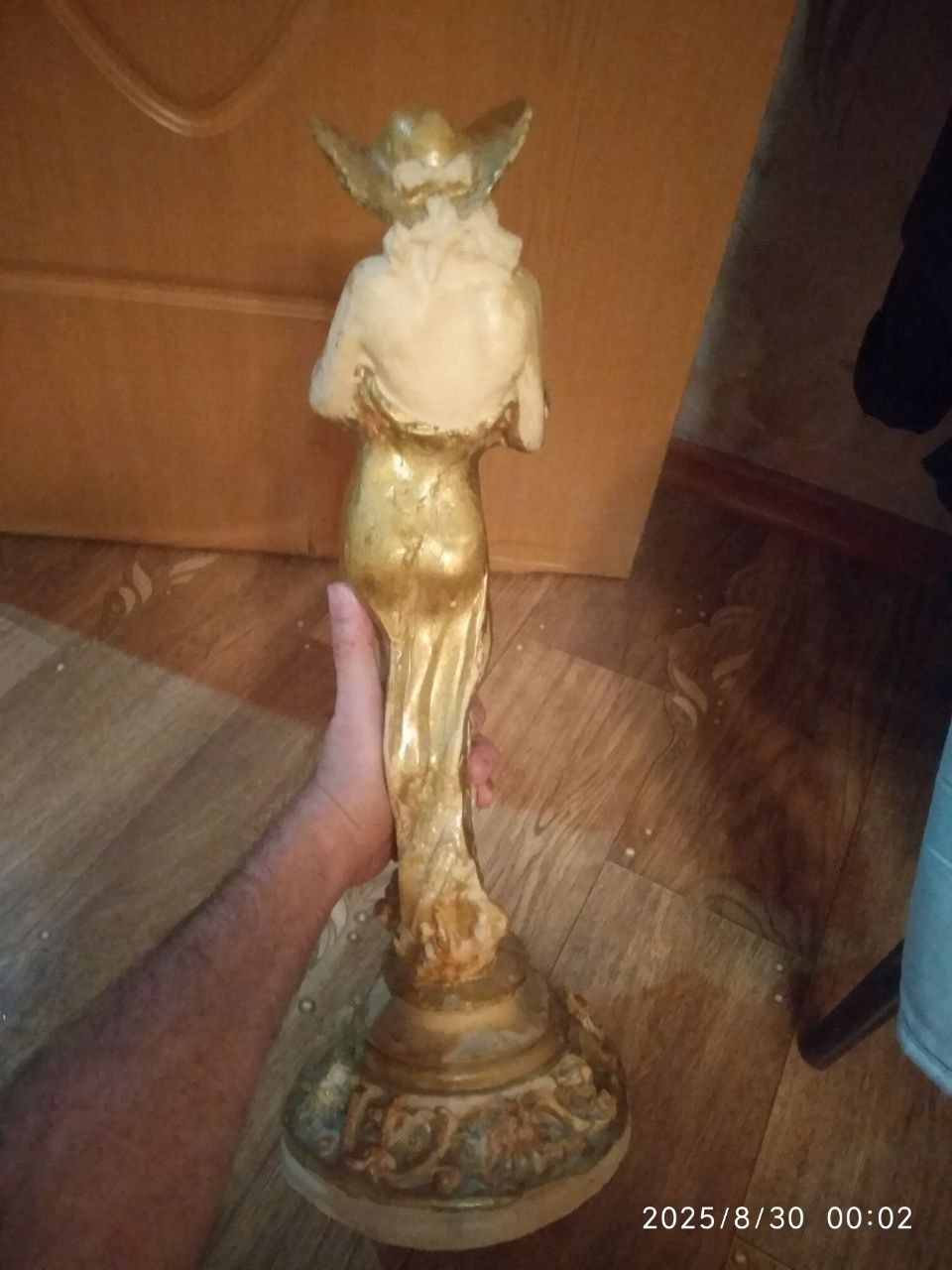 Продам статуэтку