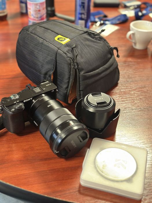 Sony a6000 kit pentru incepatori
