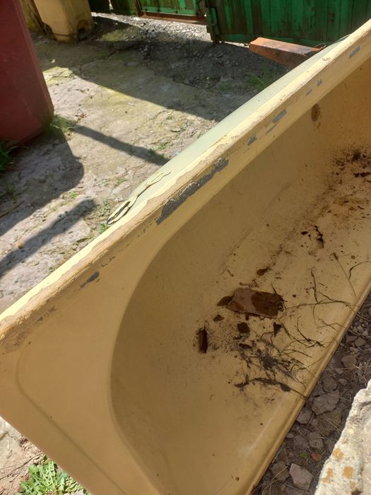 Ванна железная большая целая