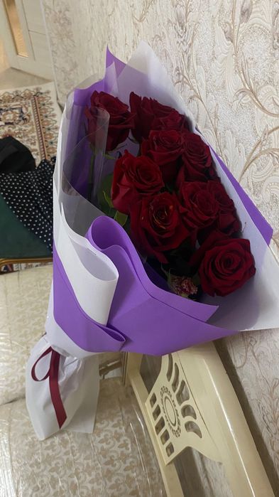 Метровые красные розы