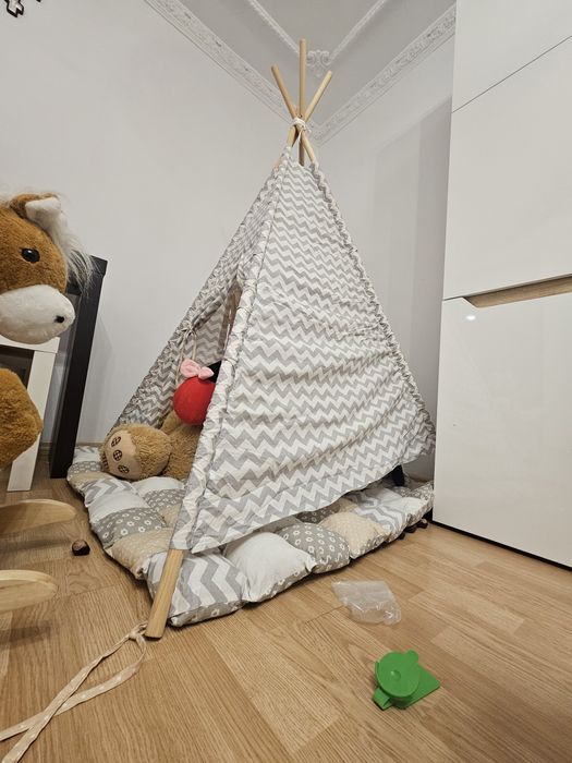 Cort teepee în stare foarte buna