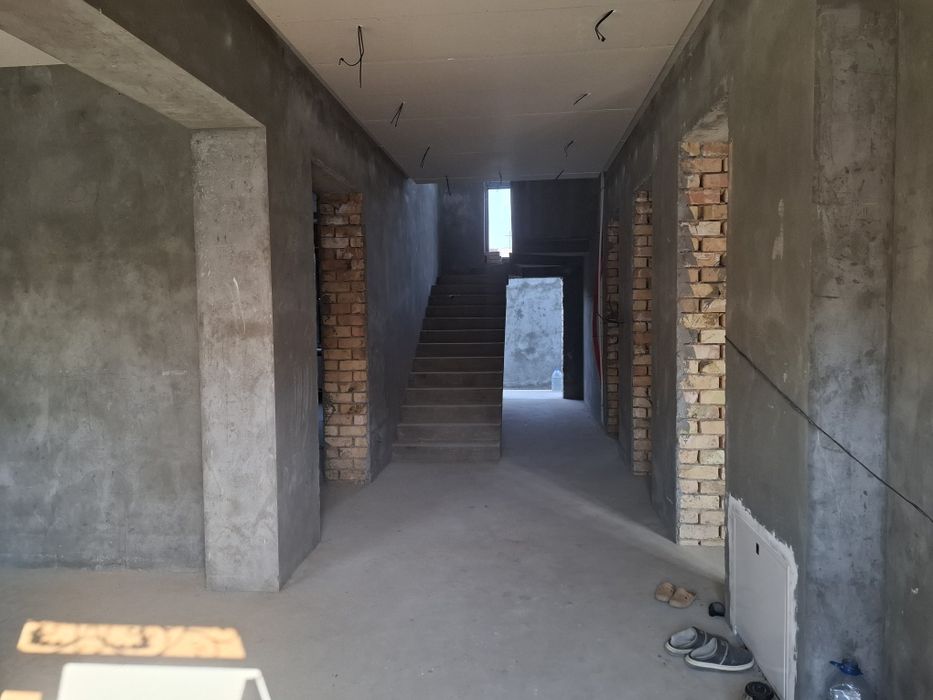 Кибрайский р-н! Турк махалла Про-ся 4-соток дом кародка 8-комнат