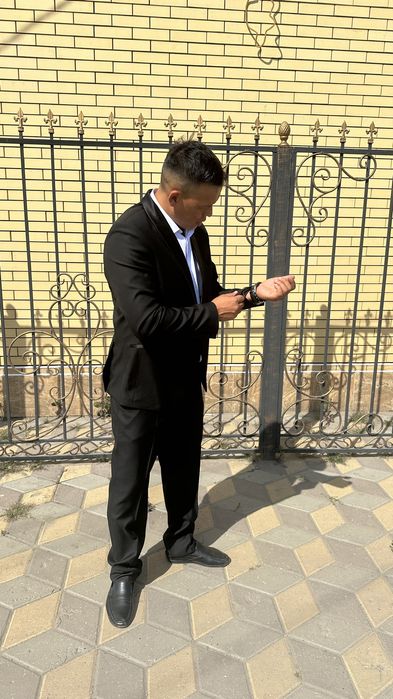 Распродажа костюмов