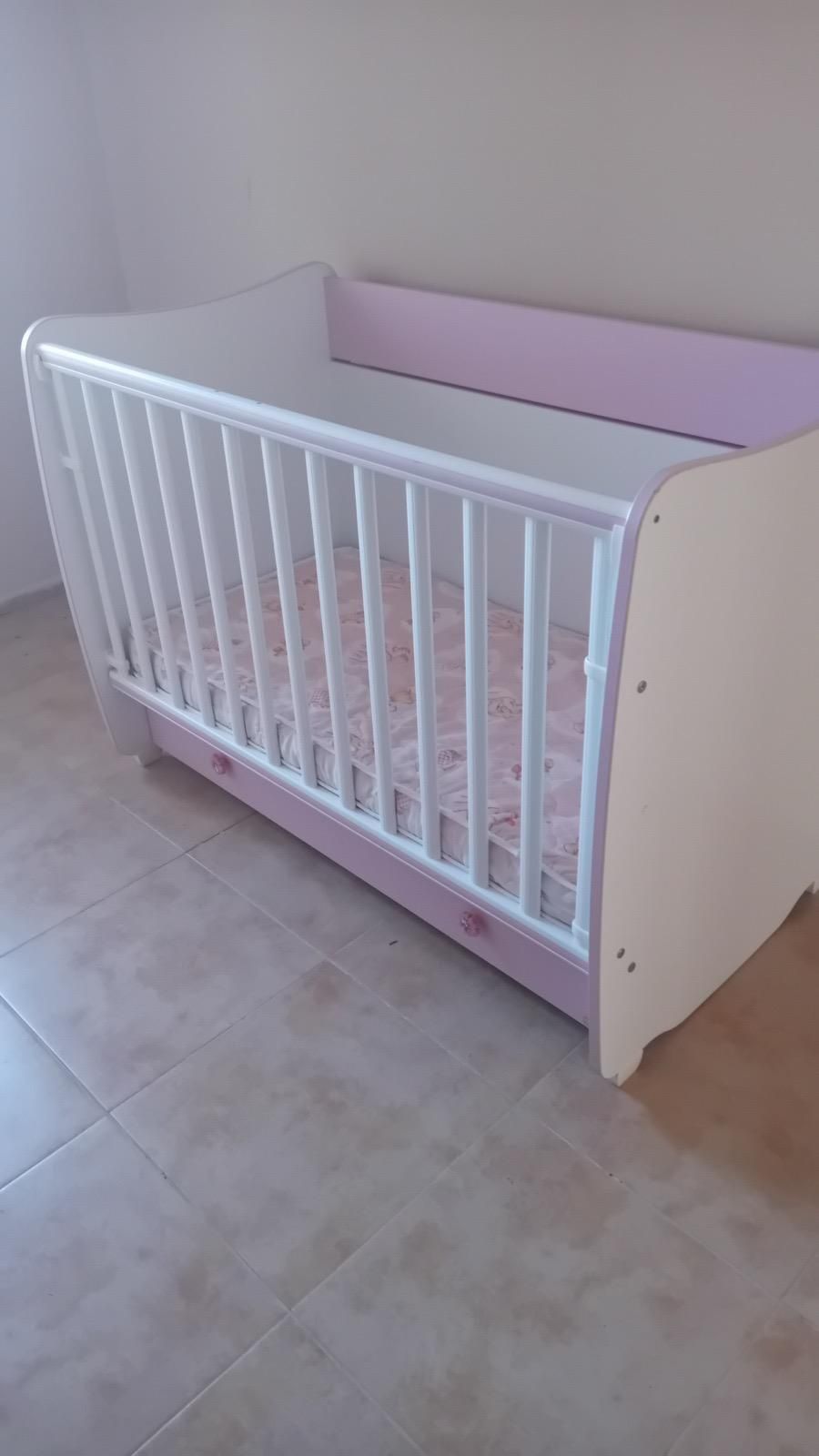 Детска кошара запазен