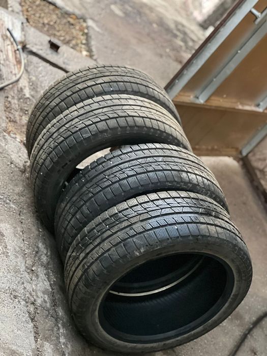 225/45R17 шины новый